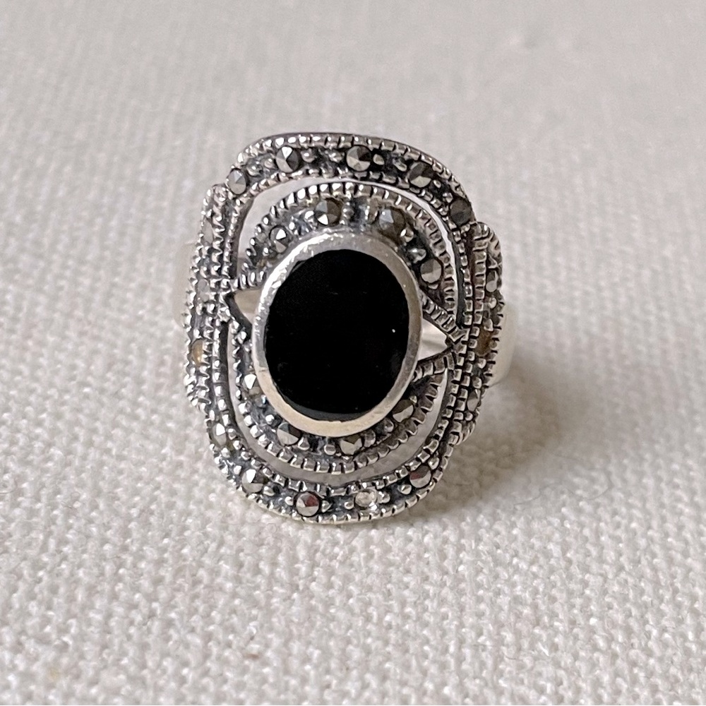 Vintage Silver Sterling 925 Onyx and Marcasite ring - Picture 5 of 7